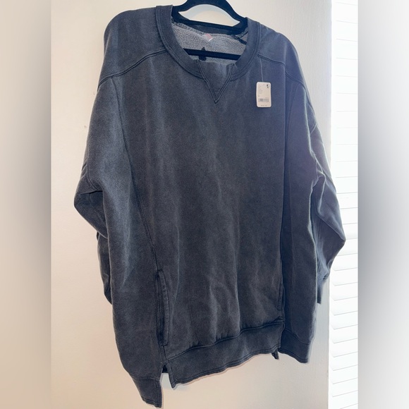 Free People Black Pullover Long Sleeve Crewneck Split Hem Sweater Medium NWT - Picture 11 of 12